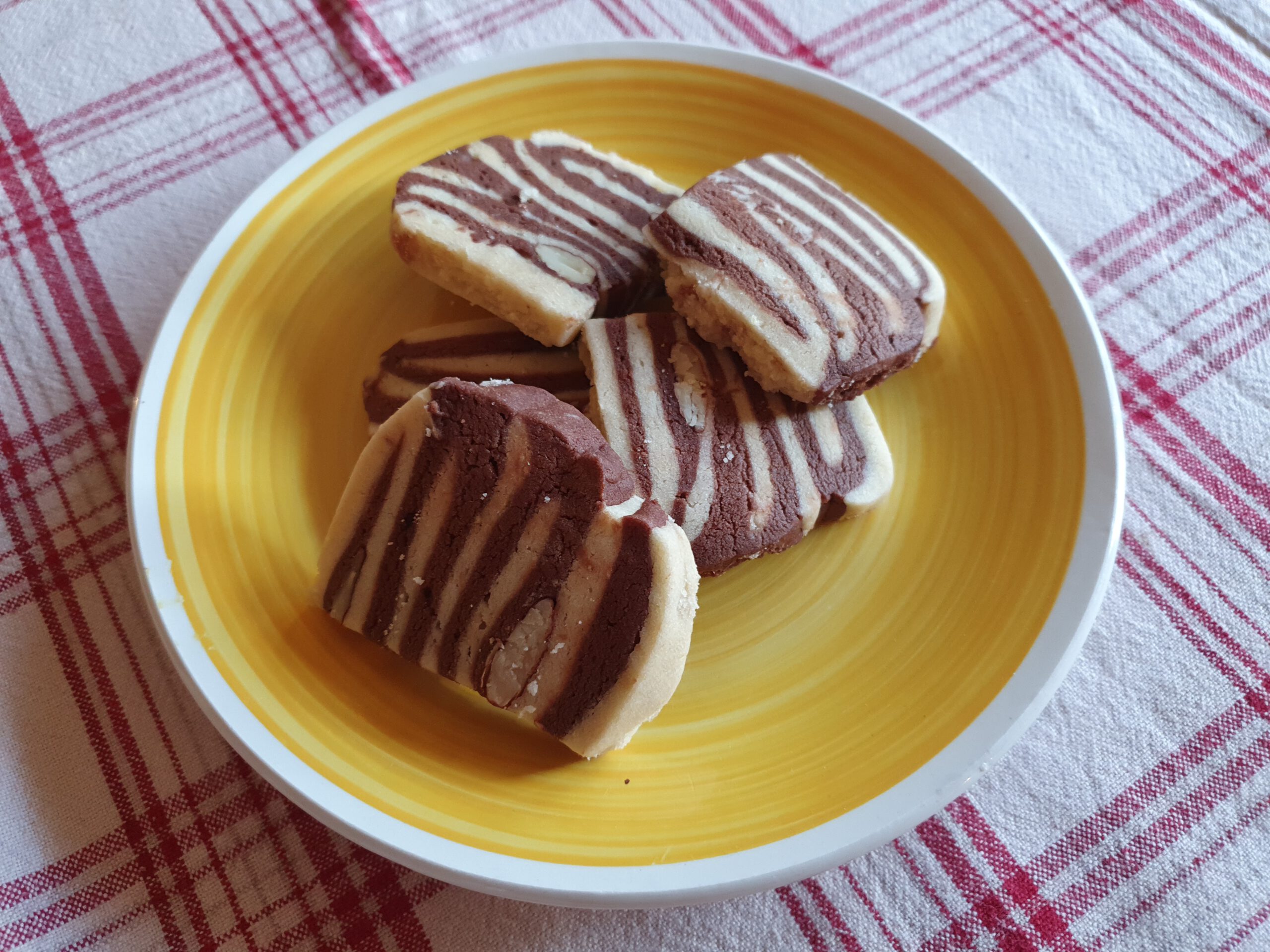 Fertige Streifenplätzchen